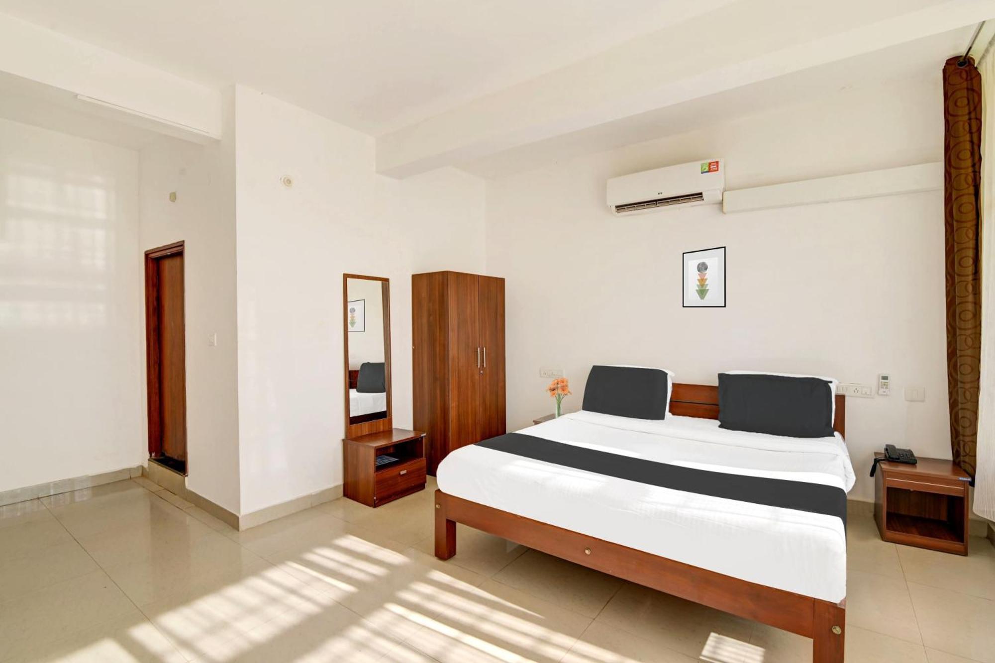 Super Collection O Madikeri City Center Near Ksrtc Bus Stand Coorg Formerly Hotel Ragsys ماديكيري المظهر الخارجي الصورة