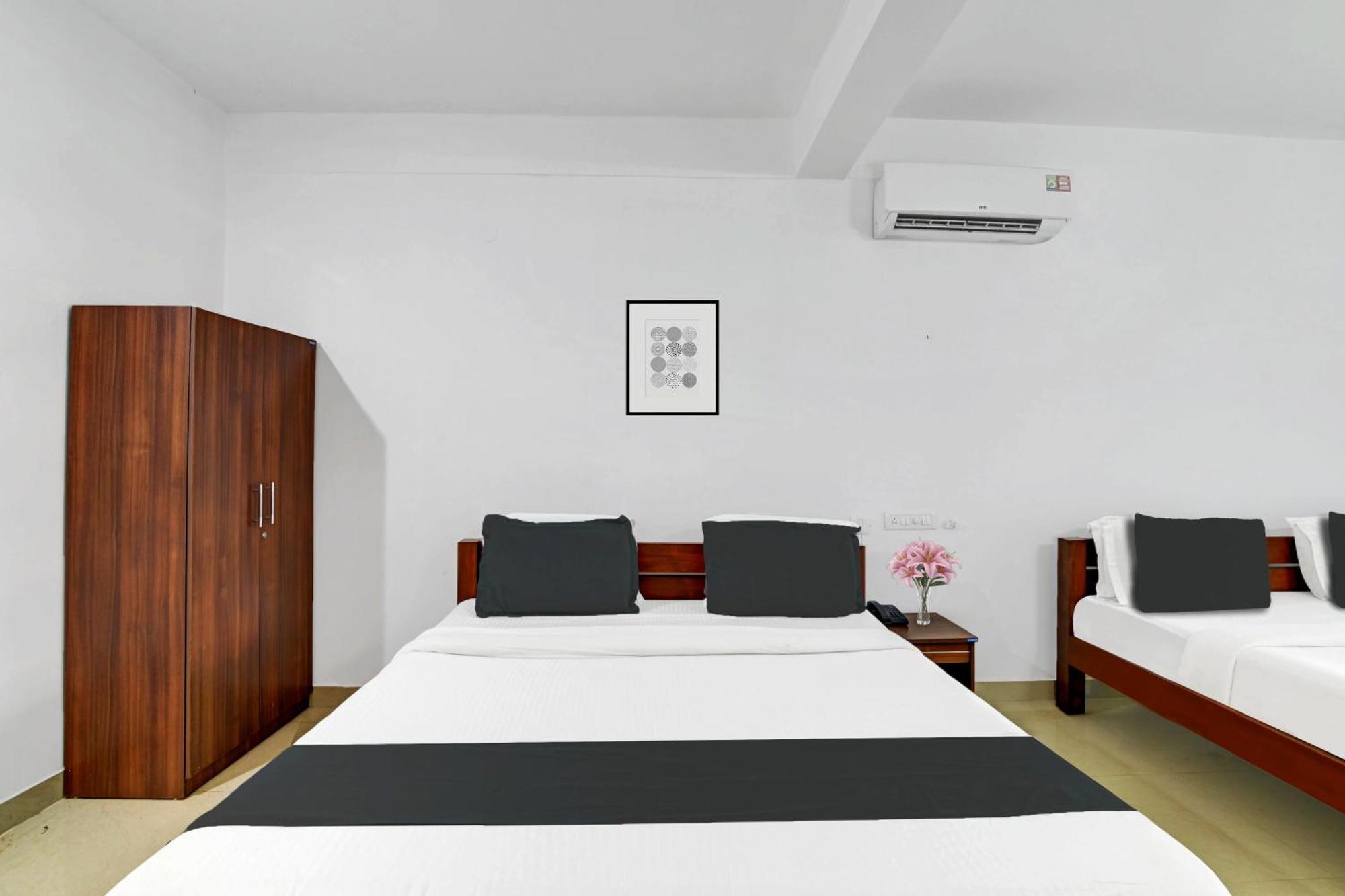 Super Collection O Madikeri City Center Near Ksrtc Bus Stand Coorg Formerly Hotel Ragsys ماديكيري المظهر الخارجي الصورة